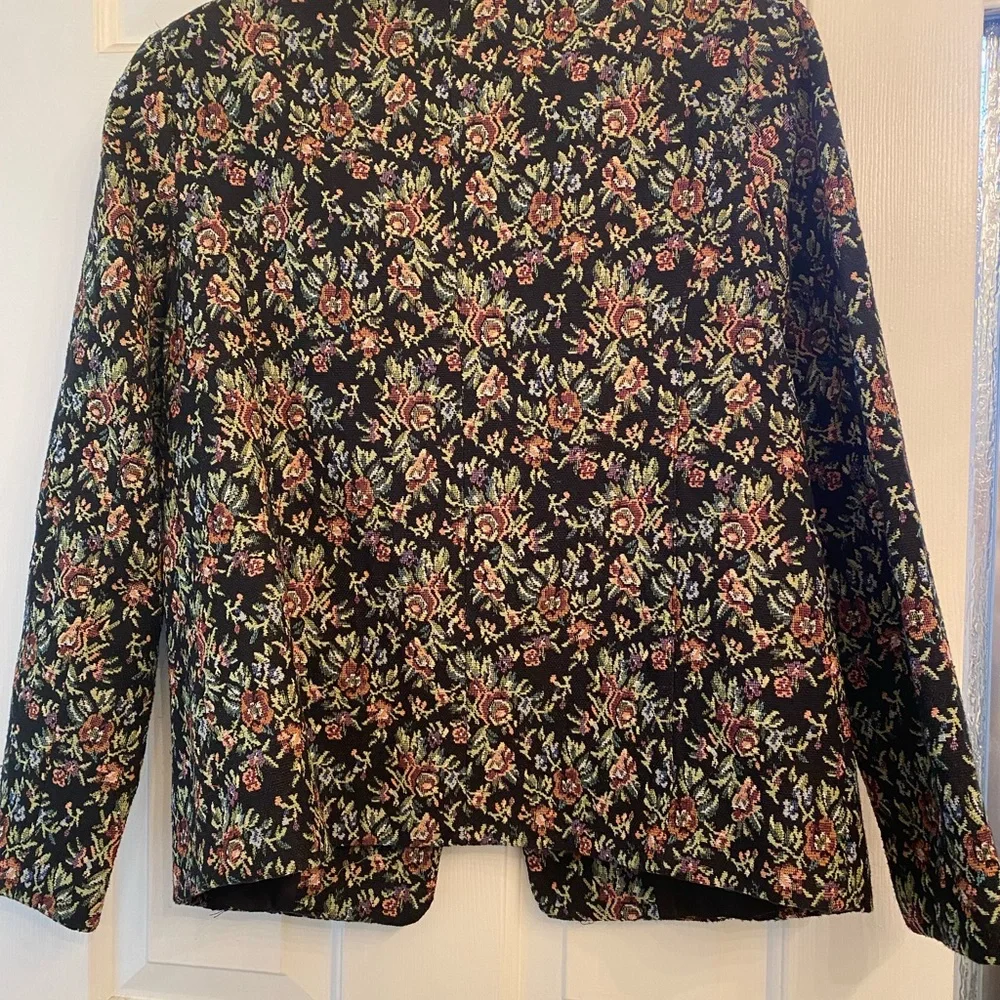 The Tog Shop Black Pinkish Floral jacket 6p